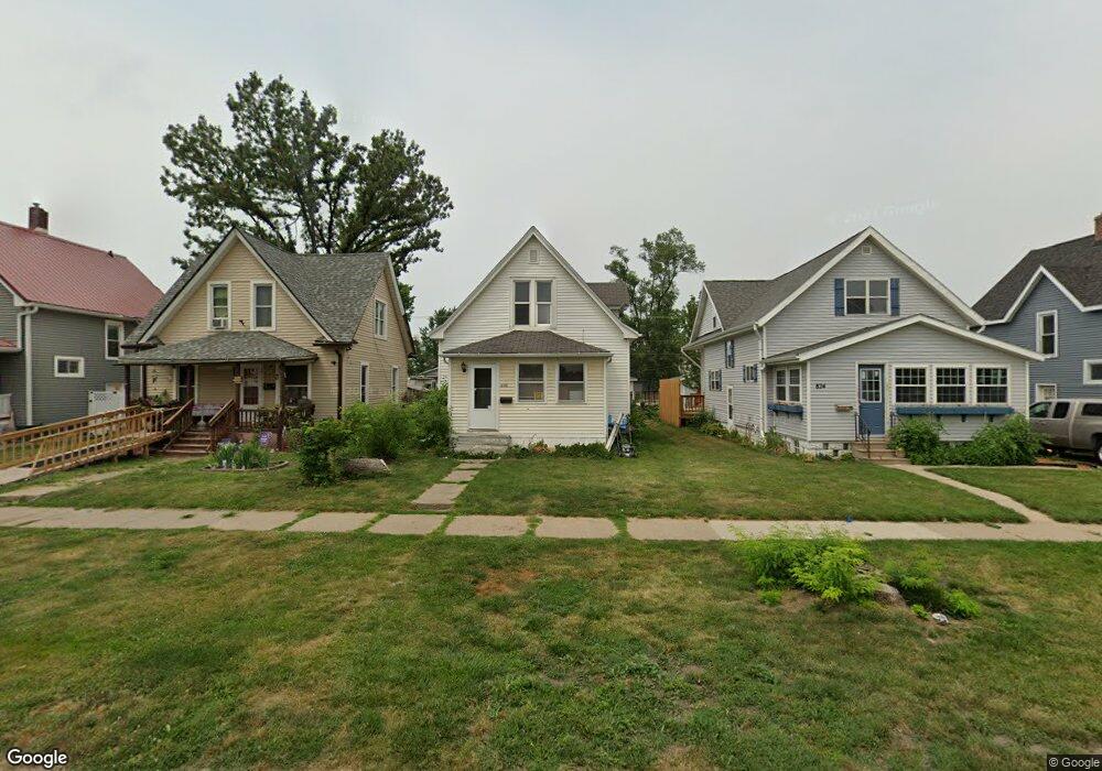 826 9th St SW, Cedar Rapids, IA 52404 - photo 1