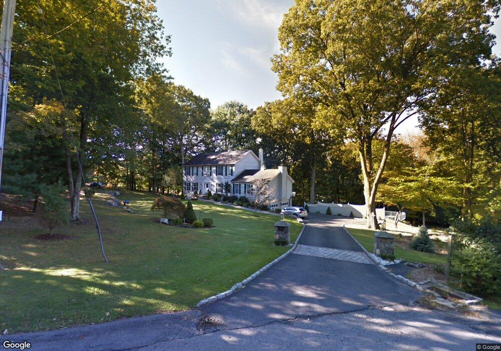 541 Vine Rd, Yorktown Heights, NY 10598 - photo 1