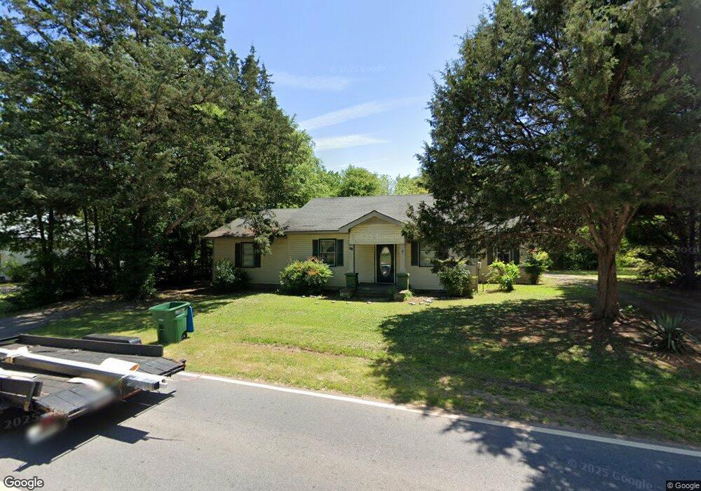 298 N Broad St, Bowman, GA 30624 - photo 1