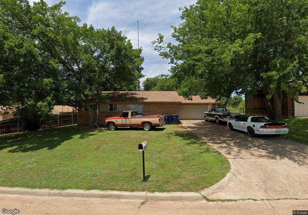 111 Ridgecrest Dr, Duncan, OK 73533 - photo 1