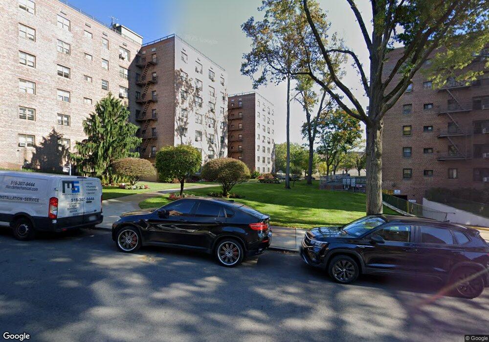 87-19 204th St unit A67, Hollis, NY 11423 - photo 1