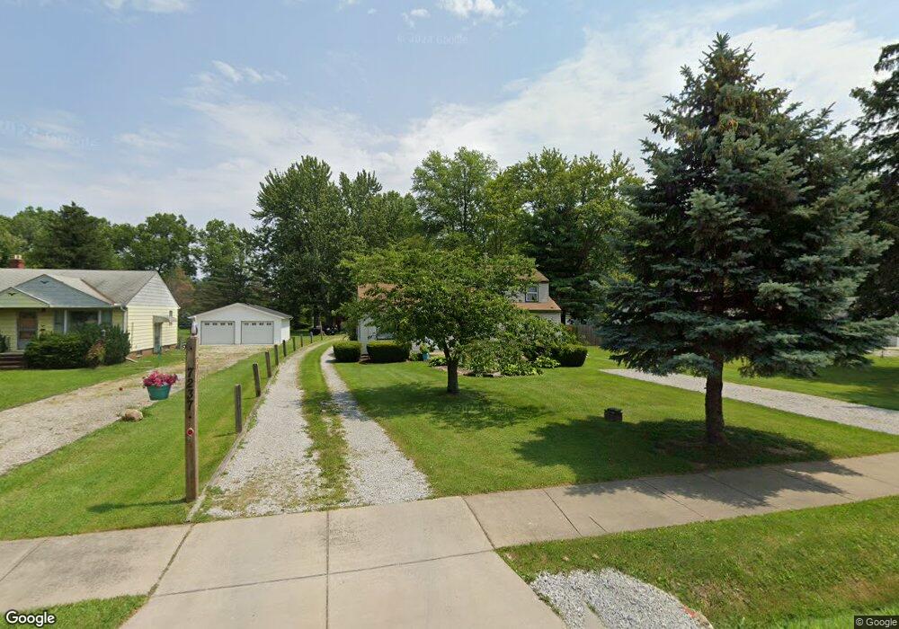 7237 Fitch Rd, Olmsted Township, OH 44138 - photo 1