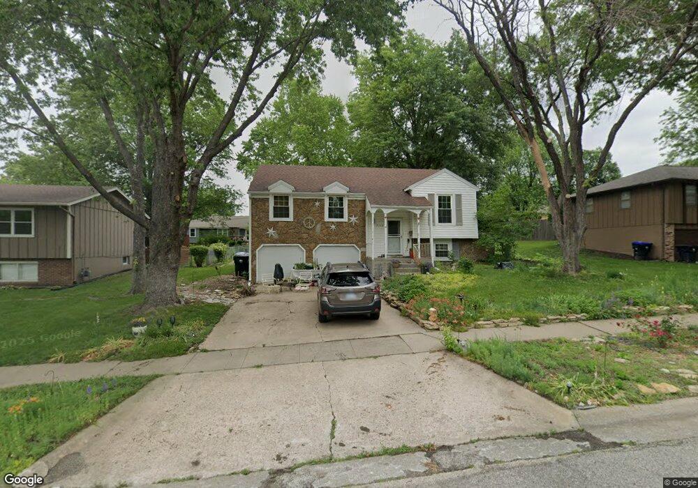 3728 SW 35th St, Topeka, KS 66614 - photo 1