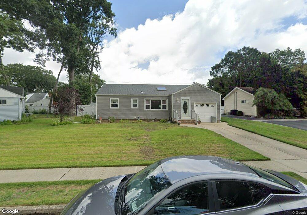 1259 Lednam Ct, Merrick, NY 11566 - photo 1