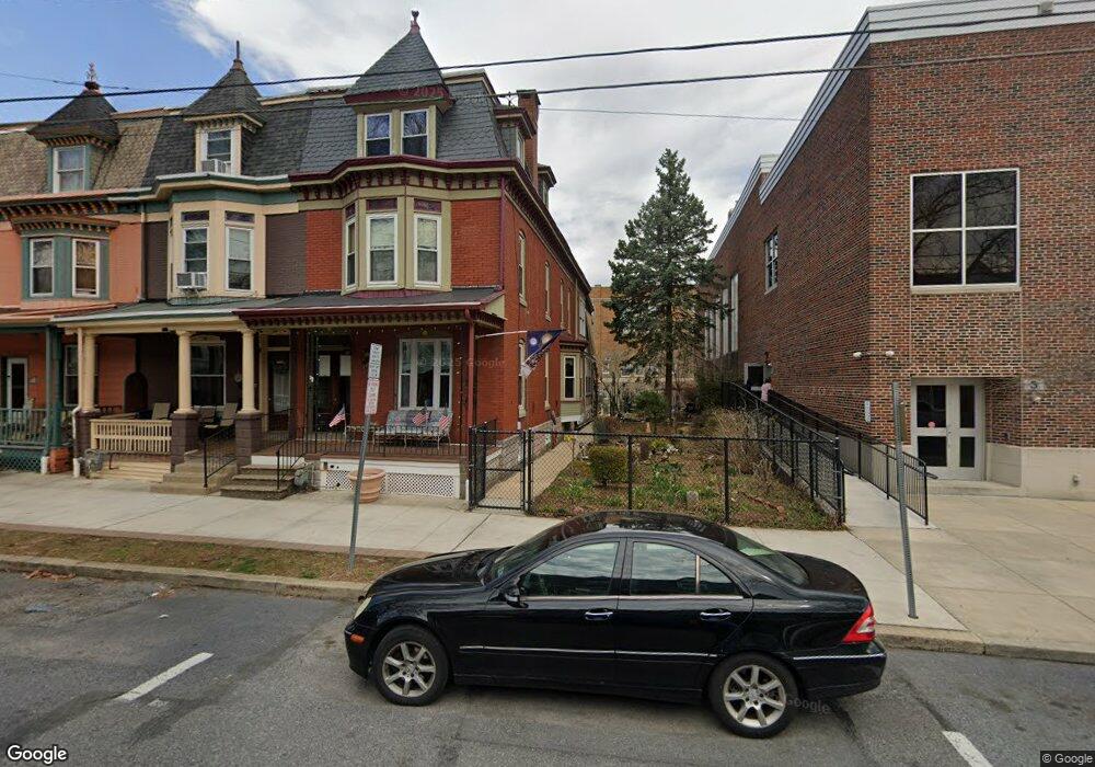 423 Chestnut St, West Reading, PA 19611 - photo 1