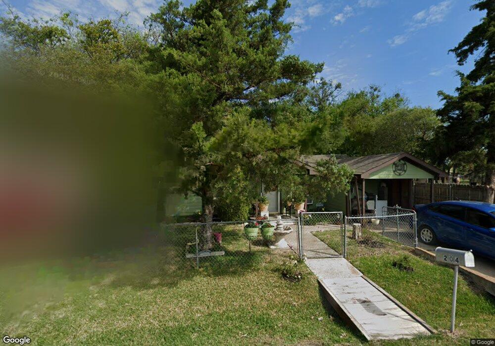 204 Avenue E, Ennis, TX 75119 - photo 1