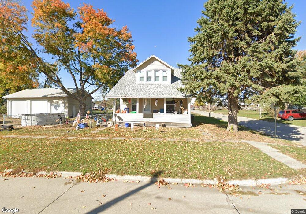 826 N 10th Ave E, Newton, IA 50208 - photo 1