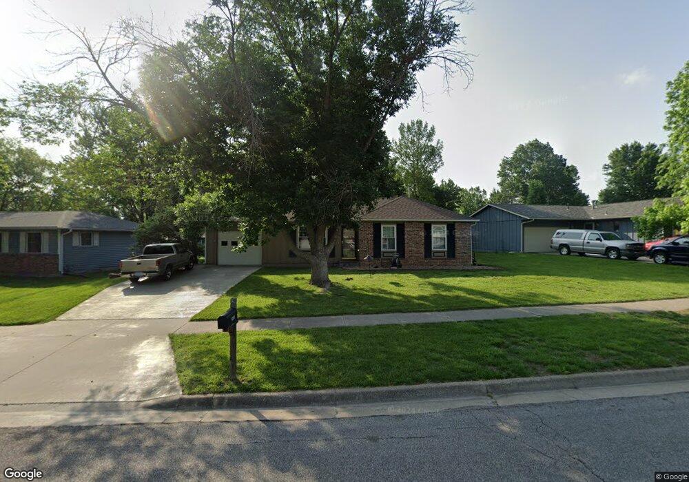 3430 SW Moundview Dr, Topeka, KS 66614 - photo 1