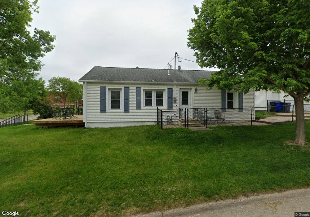 951 18th Ave SW, Cedar Rapids, IA 52404 - photo 1