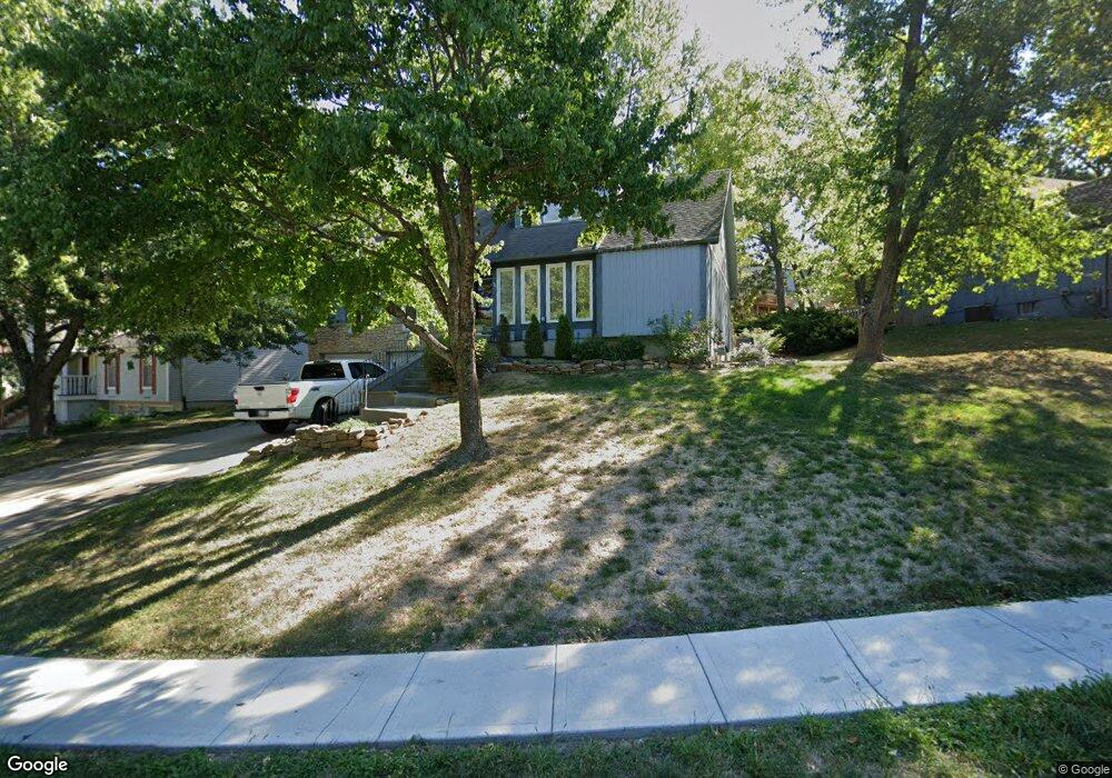 6915 Albervan St, Shawnee, KS 66216 - photo 1