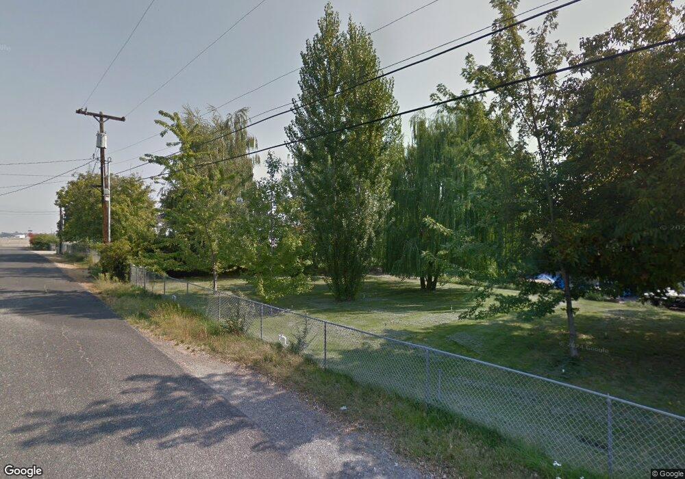 3260 Airway St, East Wenatchee, WA 98802 - photo 1