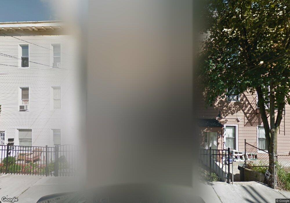 226 Sommerville Place, Yonkers, NY 10703 - photo 1