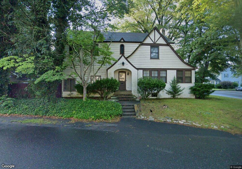 2 Robinson St, Darien, CT 06820 - photo 1