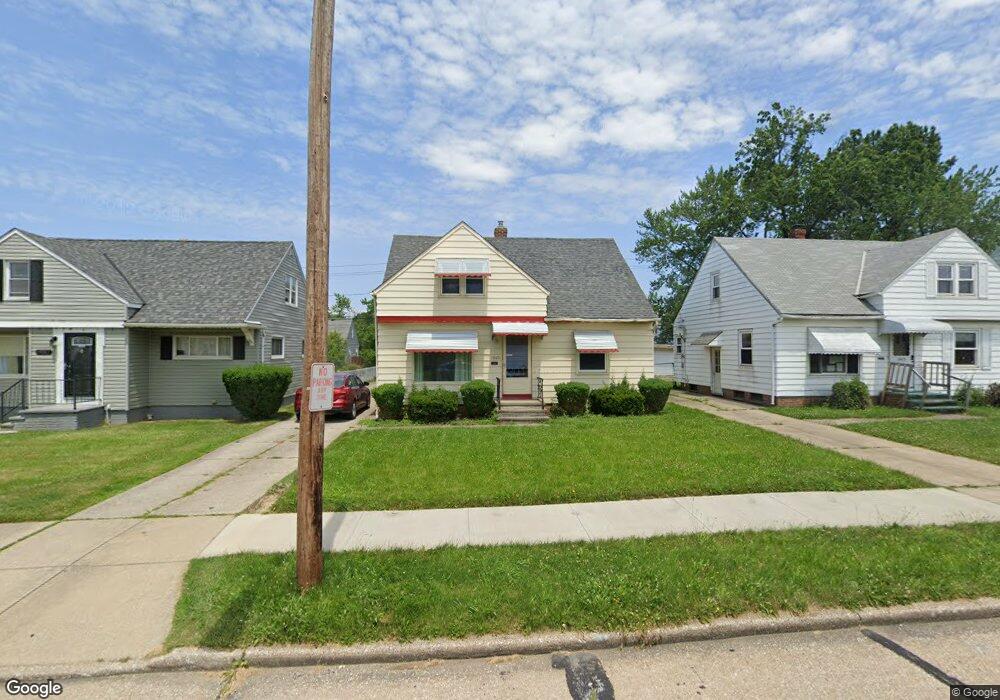 19401 Longview Ave, Maple Heights, OH 44137 - photo 1