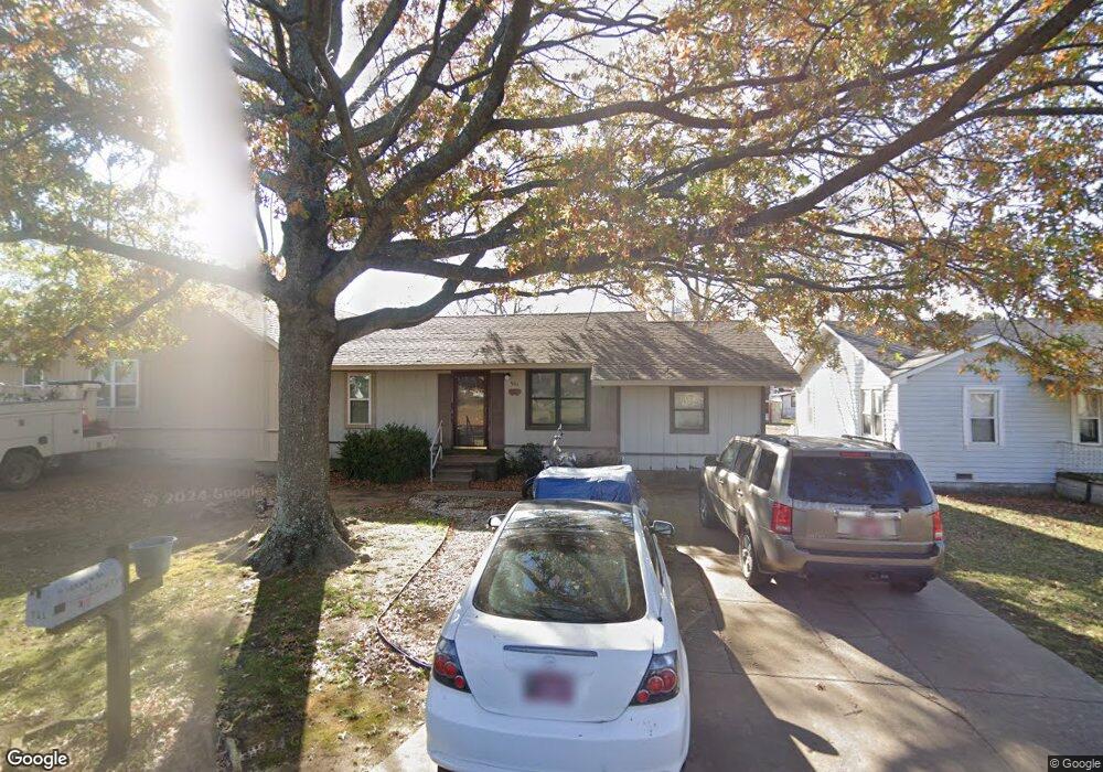 911 Grant St, Henryetta, OK 74437 - photo 1