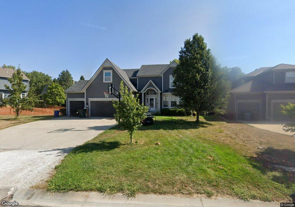 20869 S Skyview Ln, Spring Hill, KS 66083 - photo 1