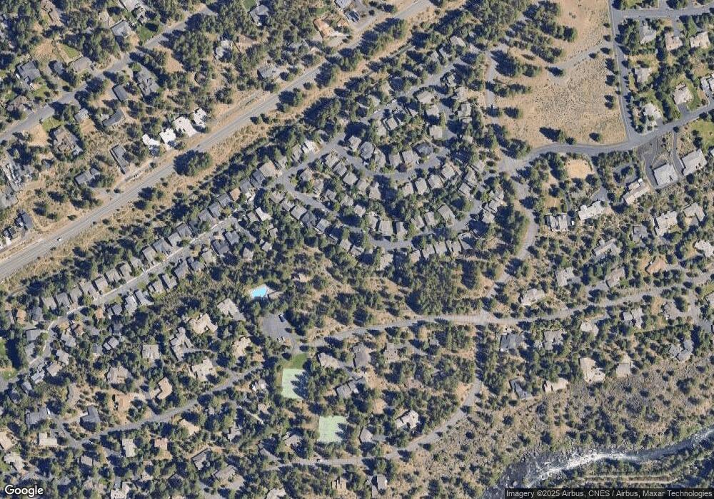 19531 Meadowbrook Dr, Bend, OR 97702 - photo 1