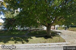 320 7th St, Aplington, IA 50604