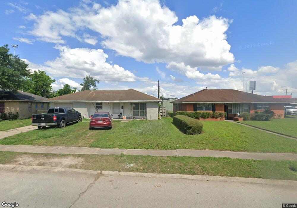 639 E Delz Dr, Houston, TX 77022 - photo 1