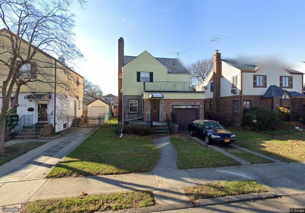 7518 173rd St, Fresh Meadows, NY 11366 - photo 1