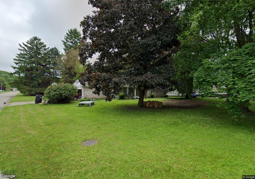 5228 Woodcliff Dr, Flint, MI 48504 - photo 1