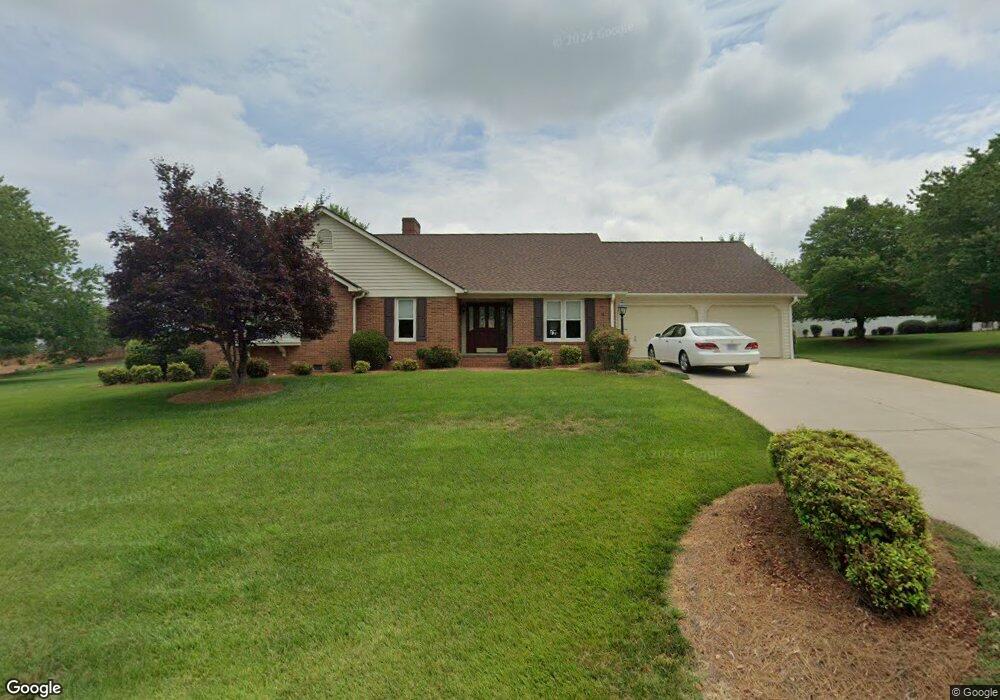 824 Carolyn St, Statesville, NC 28677 - photo 1