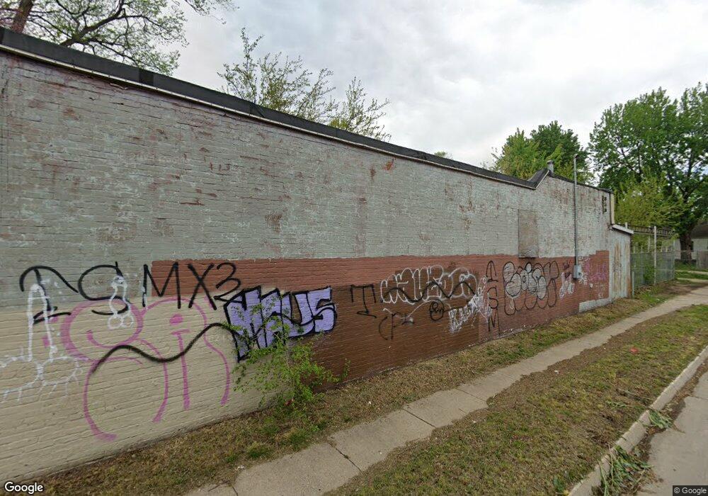 2138 Lyon St, Des Moines, IA 50317 - photo 1