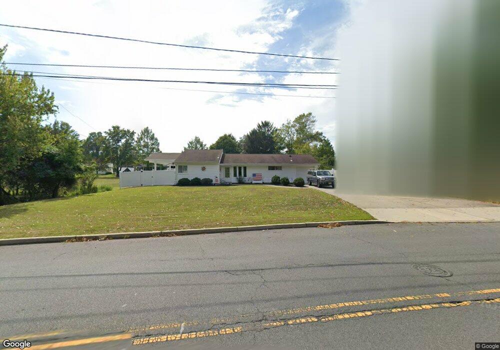 55 Sand Hills Rd, Kendall Park, NJ 08824 - photo 1