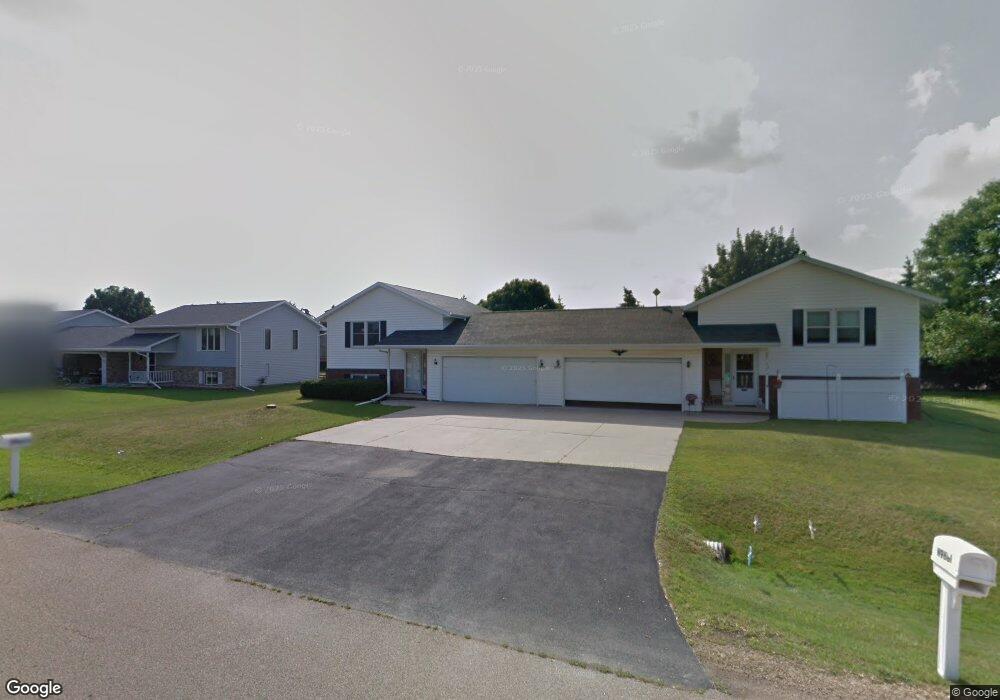 N9679 Gina Dr, Appleton, WI 54915 - photo 1