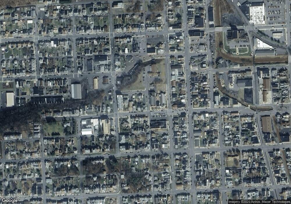 825 W Chestnut St, Coal Township, PA 17866 - photo 1