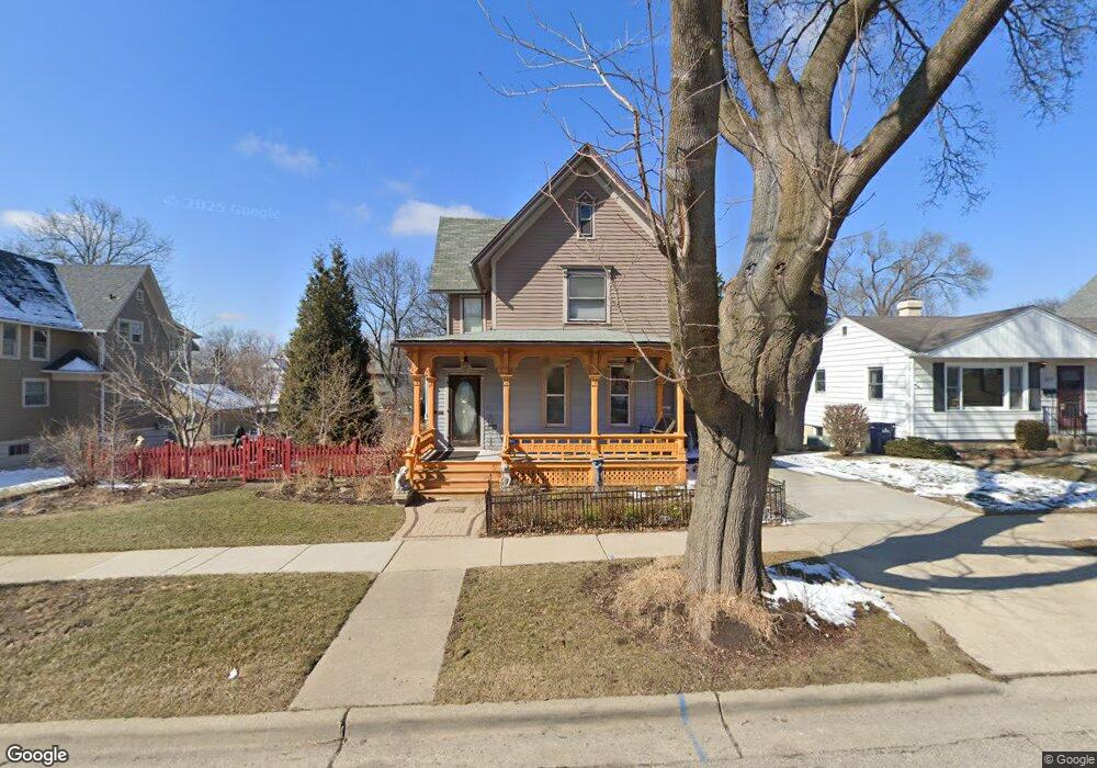 612 N Spring St, Elgin, IL 60120 - photo 1