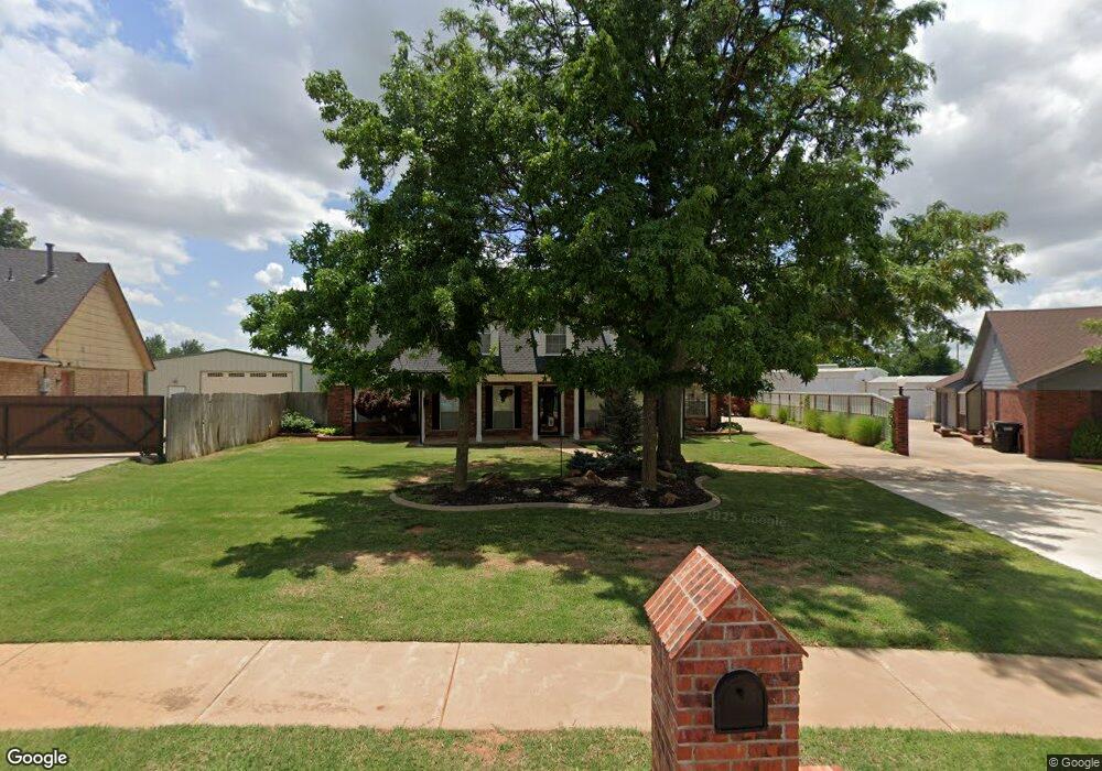 2321 E Hills Dr, Moore, OK 73160 - photo 1