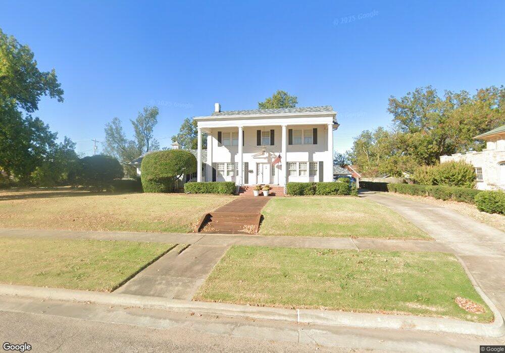 1812 N Bdwy, Shawnee, OK 74804 - photo 1