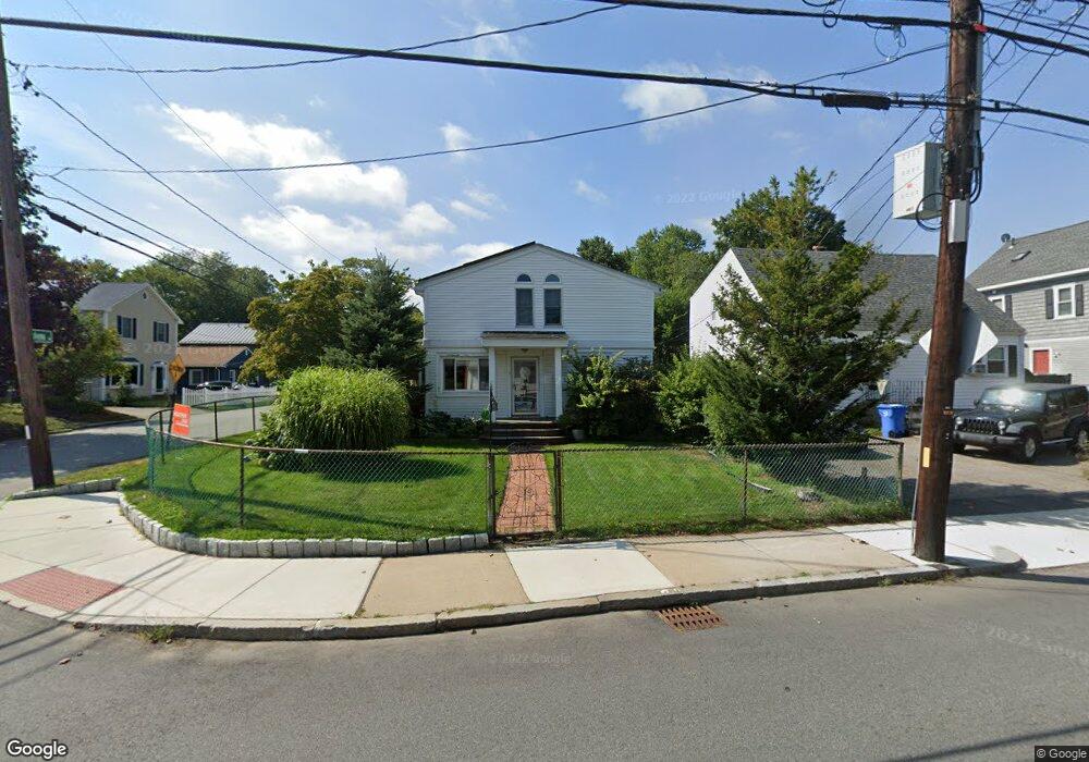 298 Lake St, Waltham, MA 02451 - photo 1