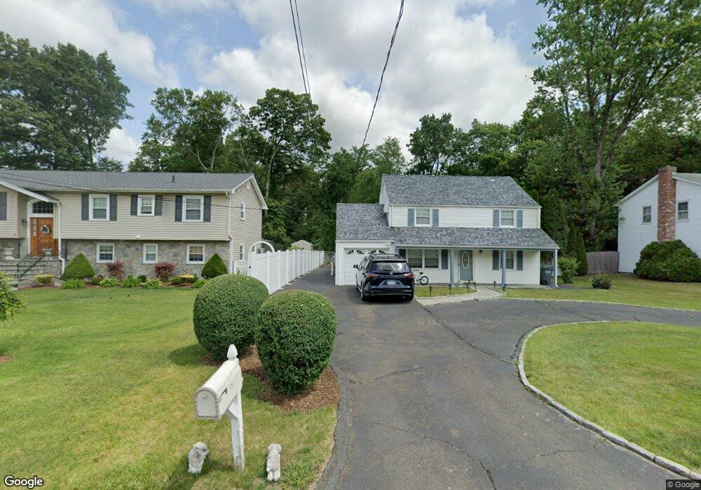 175 Woodridge Dr S, Stamford, CT 06902 - photo 1