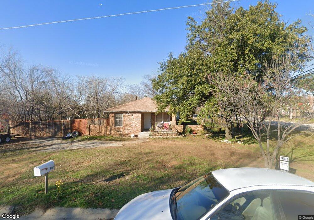 900 Lindsey St, Denton, TX 76201 - photo 1