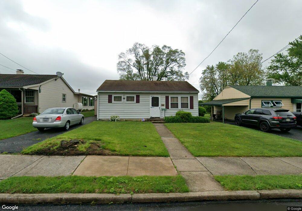 725 Chestnut St, Shoemakersville, PA 19555 - photo 1