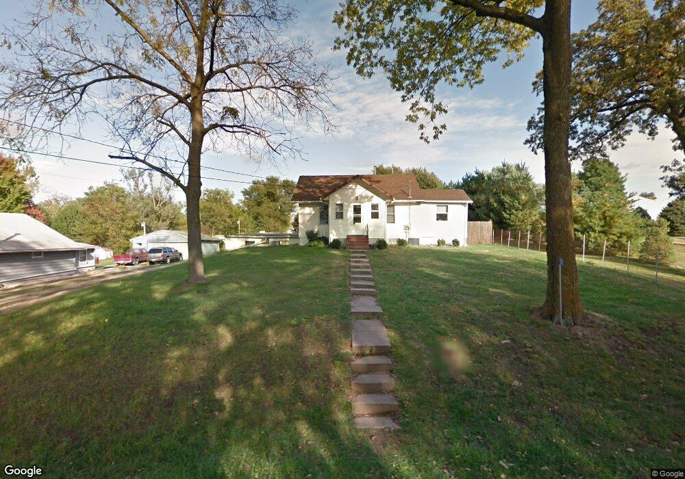 182 Hatch St, Newton, IA 50208 - photo 1