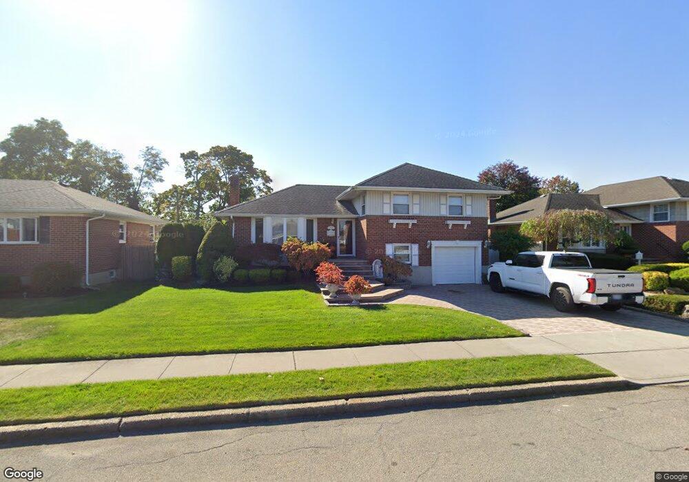 3824 Jacqueline St, Bethpage, NY 11714 - photo 1