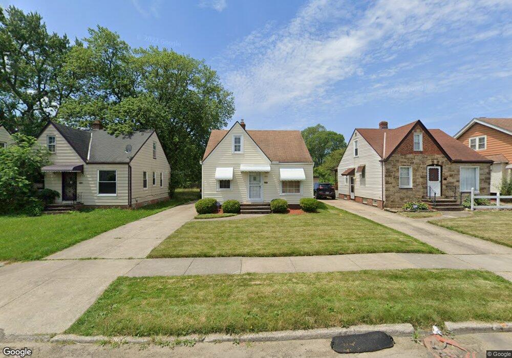 5154 Thomas St, Maple Heights, OH 44137 - photo 1