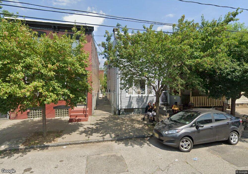 713 Walnut St, Camden, NJ 08103 - photo 1