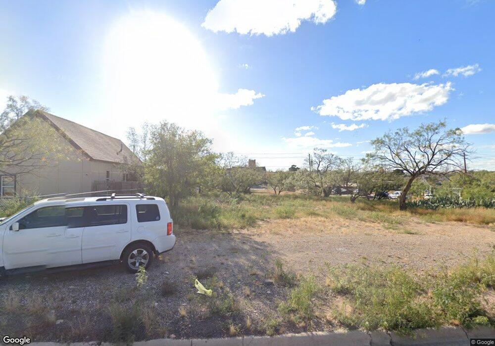 704 Nolan St, Big Spring, TX 79720 - photo 1