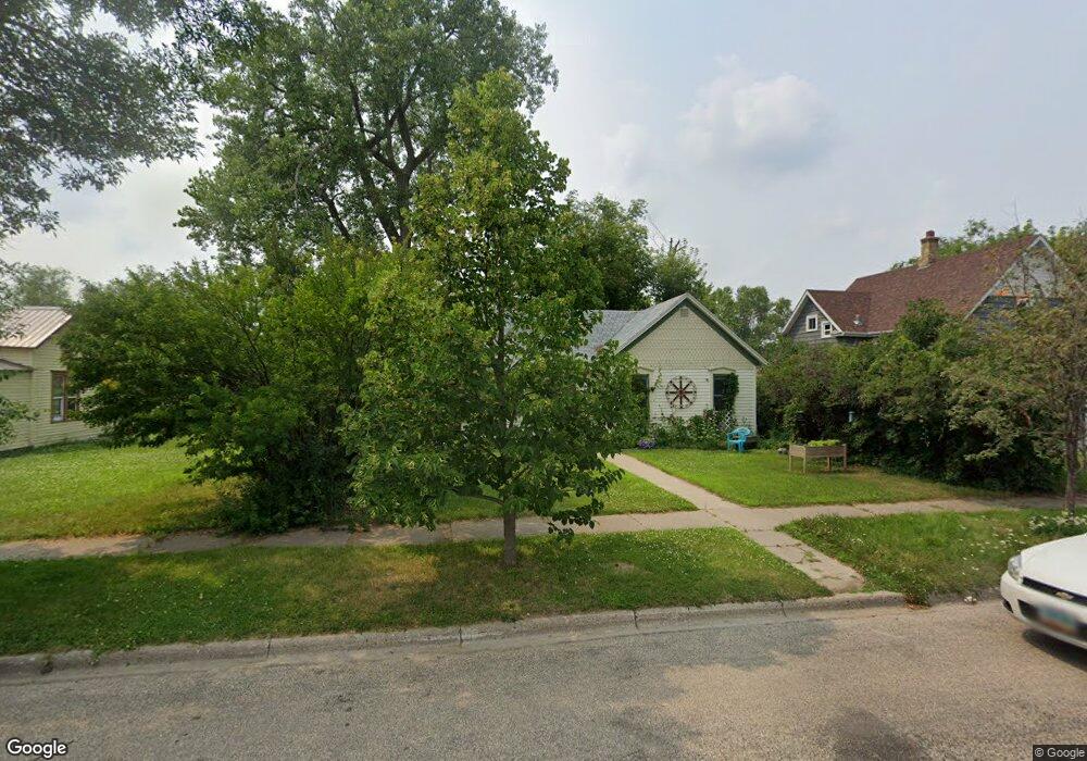 306 4th Ave SW, Jamestown, ND 58401 - photo 1