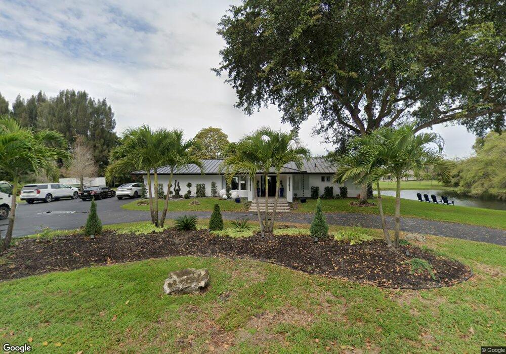 11121 SW 40 Ct, Davie, FL 33328 - photo 1