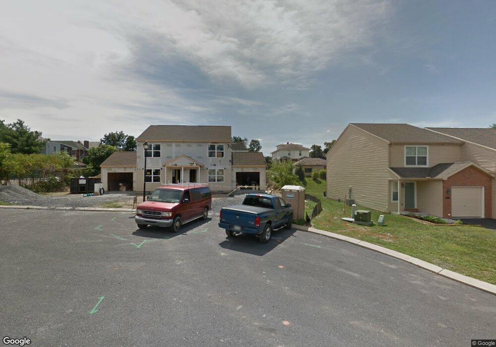 516 Dakemich Ct, Enola, PA 17025 - photo 1