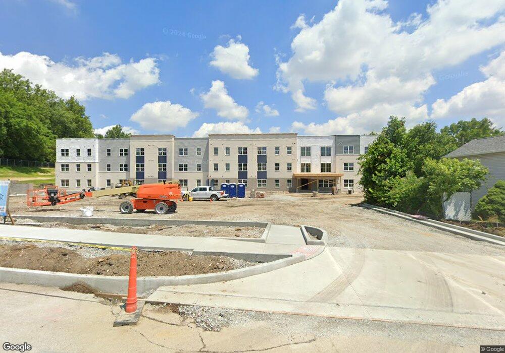 425 N Vine St, Plainfield, IN 46168 - photo 1