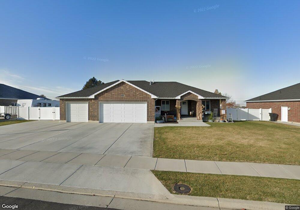 1111 N 1415 W, Clearfield, UT 84015 - photo 1