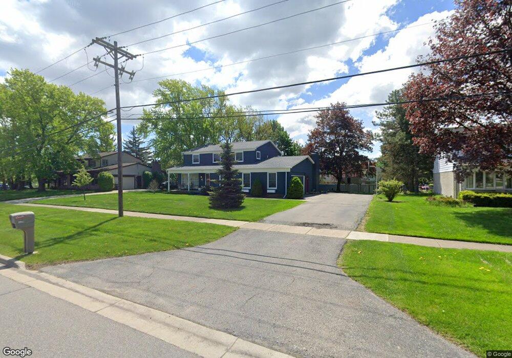 2047 W Wattles Rd, Troy, MI 48098 - photo 1