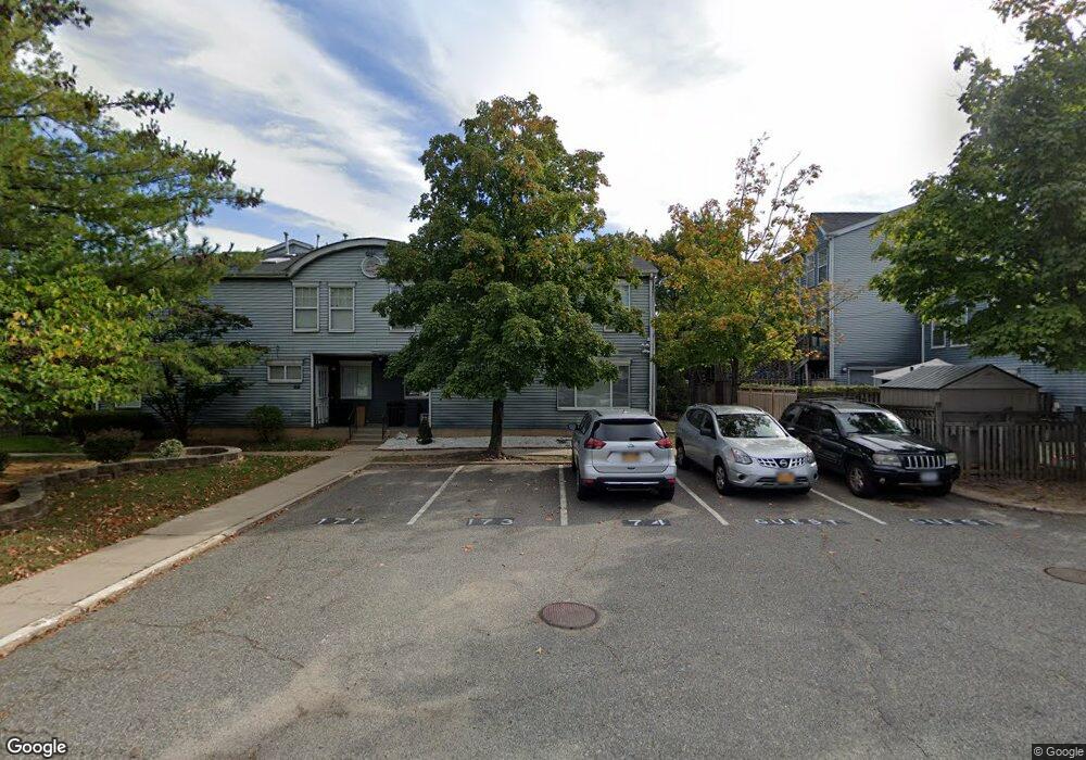 115 Pond Way unit 115, Staten Island, NY 10303 - photo 1