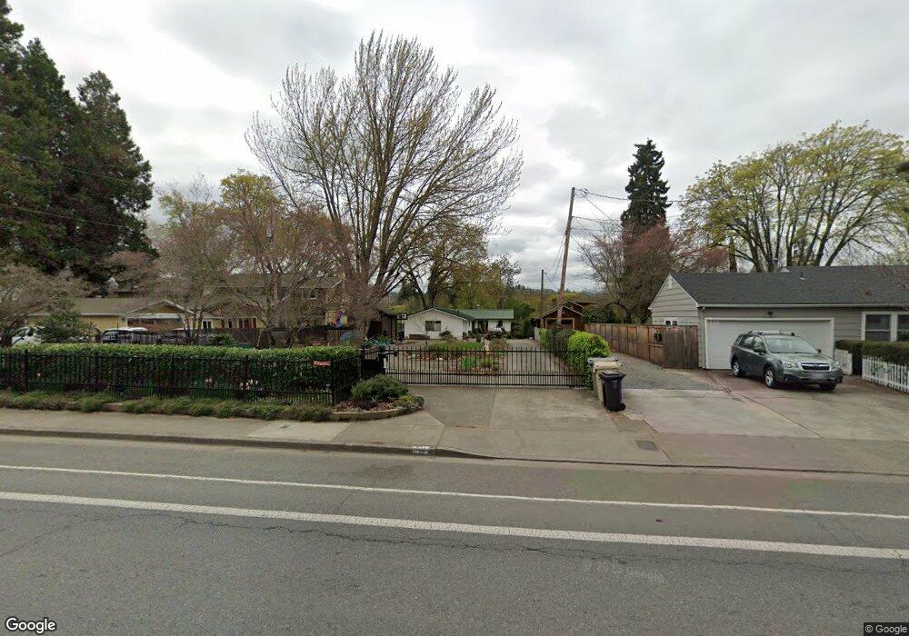 711 SE M St, Grants Pass, OR 97526 - photo 1